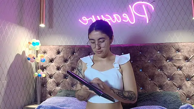 Snapshot of AntonellaRosex chatting on June 2, 2026, 11:34 am AntonellaRosex online show from June 2, 2026, 11:34 am