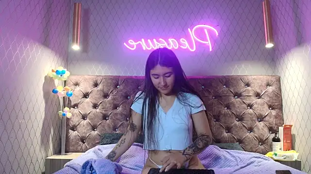 Snapshot of AntonellaRosex chatting on June 5, 2026, 11:16 am AntonellaRosex online show from June 5, 2026, 11:16 am