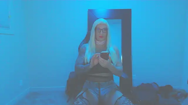 PrincessSissy235 online show from June 11, 2026, 5:27 am