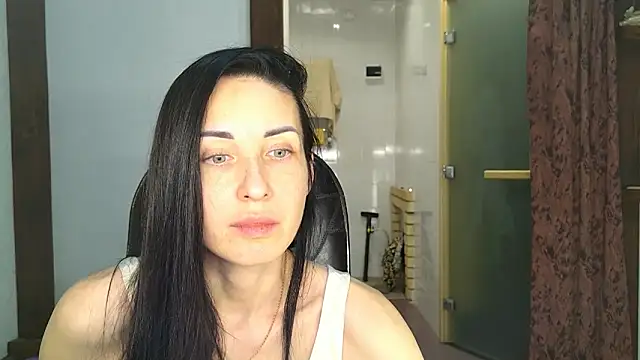 BouncySweety online show from December 4, 2025, 8:28 pm