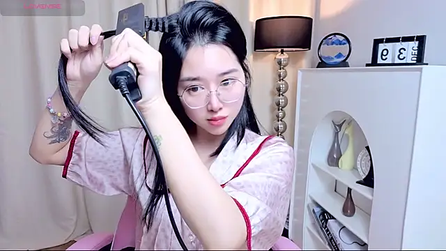 miuu6868 online show from June 5, 2026, 2:07 am
