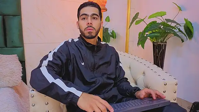Snapshot of Jadiel_Stone chatting on June 10, 2026, 11:42 am Jadiel Stone online show from June 10, 2026, 11:42 am