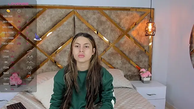 Snapshot of Martina_Smit_ chatting on June 5, 2026, 2:01 pm Martina Smit online show from June 5, 2026, 2:01 pm