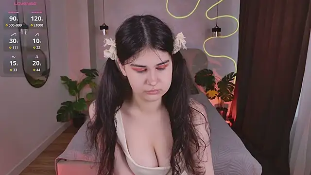 Lyra Skye  online show from June 6, 2026, 6:40 am