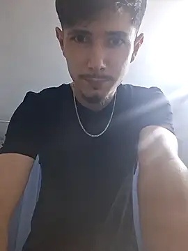 AlexVrXxx1 online show from June 9, 2026, 10:21 pm