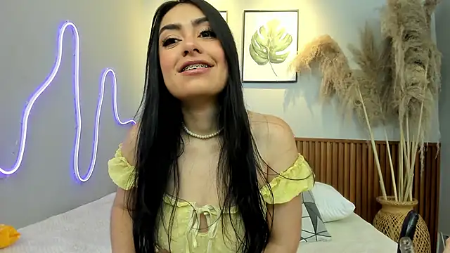 CARLA FERRERM online show from June 5, 2026, 3:02 am