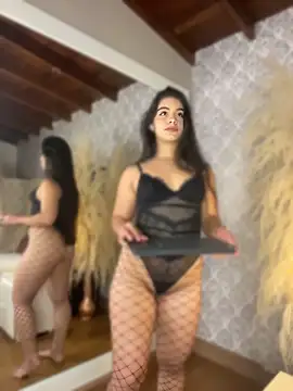 Snapshot of Amel_Rosse chatting on June 8, 2026, 3:23 pm Amel Rosse online show from June 8, 2026, 3:23 pm