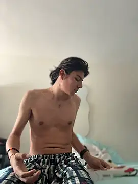 Liamdelrey online show from May 28, 2026, 6:05 pm