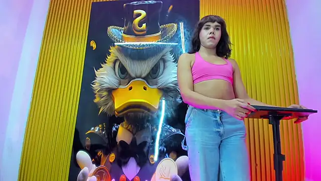 AndreaGiraldo  online show from June 8, 2026, 7:47 pm