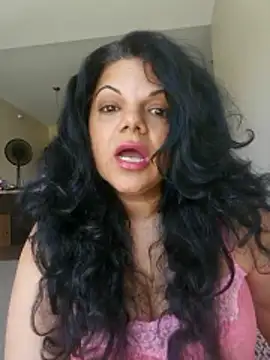 habibiforyou81 online show from June 6, 2026, 5:17 pm