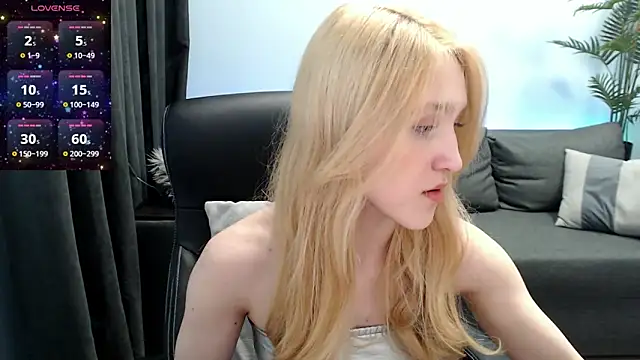 Snapshot of Letty_Pearl chatting on June 5, 2026, 7:25 am Letty Pearl online show from June 5, 2026, 7:25 am