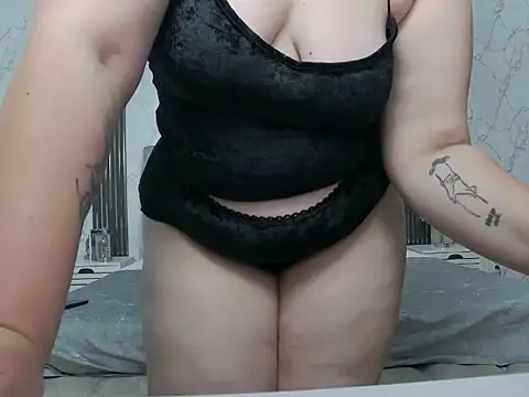 Snapshot of _AmberMuse_ chatting on June 10, 2026, 4:12 am AmberMuse online show from June 10, 2026, 4:12 am