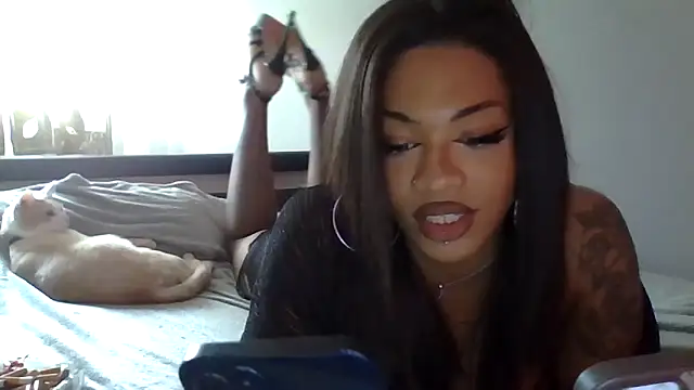 Loren4a online show from June 9, 2026, 5:46 pm