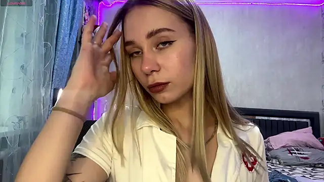 LexaLuxgrey online show from June 5, 2026, 6:52 am