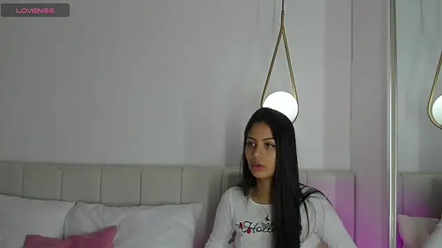 Snapshot of Gaby_Moonn chatting on June 10, 2026, 4:01 am Gaby Moonn online show from June 10, 2026, 4:01 am