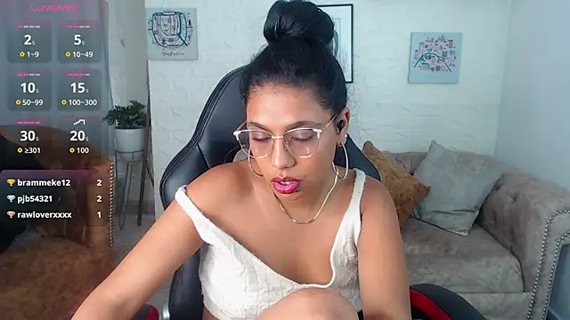 Snapshot of luna_sweet_tk chatting on June 3, 2026, 2:33 pm luna sweet tk online show from June 3, 2026, 2:33 pm