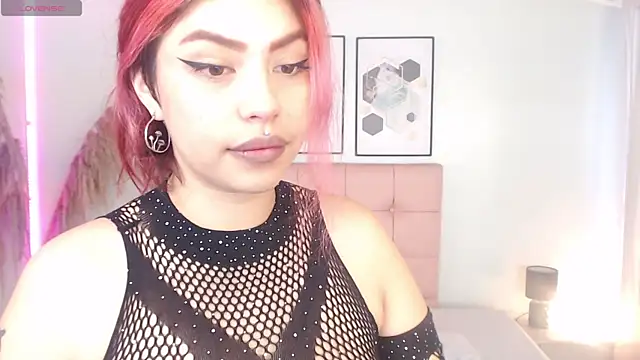 Snapshot of LilMoon_ chatting on June 10, 2026, 2:38 pm LilMoon online show from June 10, 2026, 2:38 pm