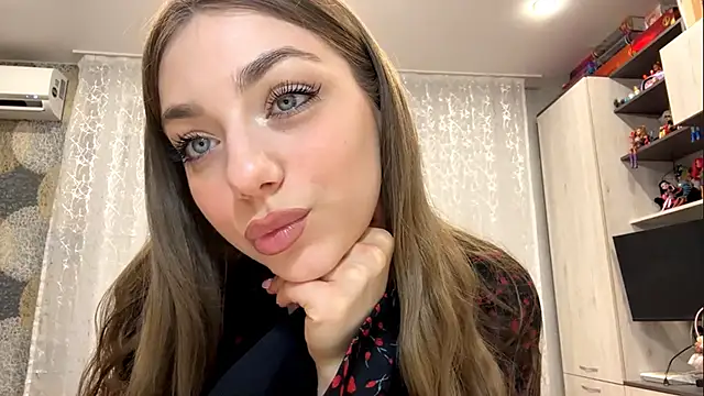 KateLew online show from June 6, 2026, 4:44 pm
