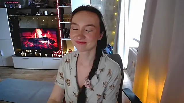 Maryana Ro online show from April 7, 2026, 6:25 am