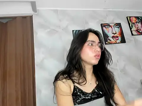 Snapshot of katalina_latin20 chatting on June 3, 2026, 2:33 pm katalina latin20 online show from June 3, 2026, 2:33 pm