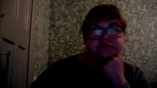 Snapshot of Empress211 chatting on May 30, 2026, 6:16 pm Empress211 online show from May 30, 2026, 6:16 pm
