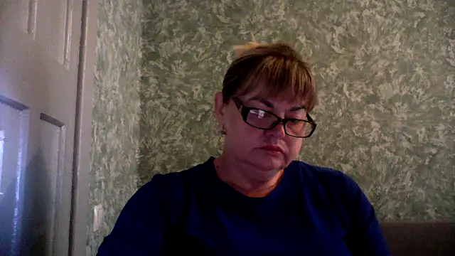 Snapshot of Empress211 chatting on June 5, 2026, 5:36 am Empress211 online show from June 5, 2026, 5:36 am