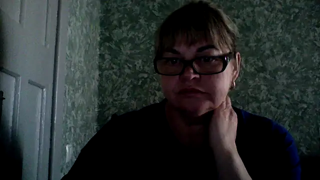 Snapshot of Empress211 chatting on June 5, 2026, 7:14 am Empress211 online show from June 5, 2026, 7:14 am