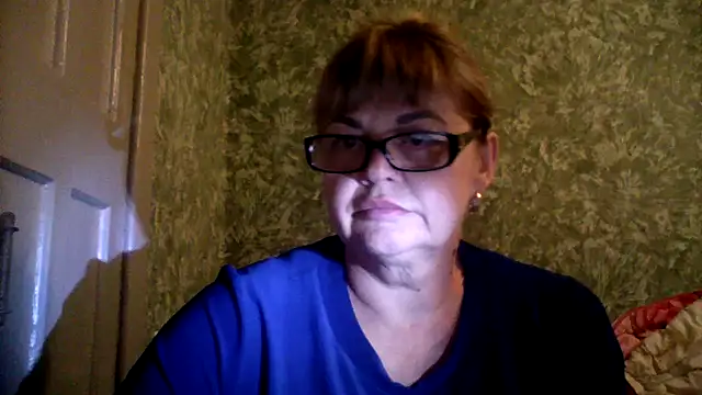 Snapshot of Empress211 chatting on June 6, 2026, 6:23 pm Empress211 online show from June 6, 2026, 6:23 pm