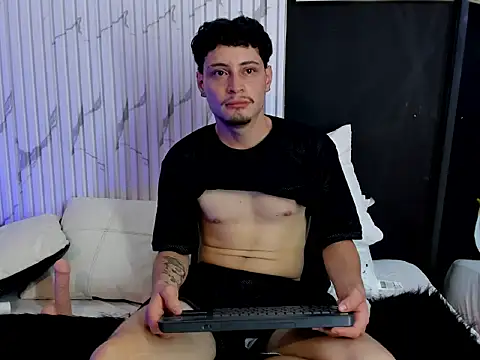 Alexlux1 online show from June 3, 2026, 8:47 pm