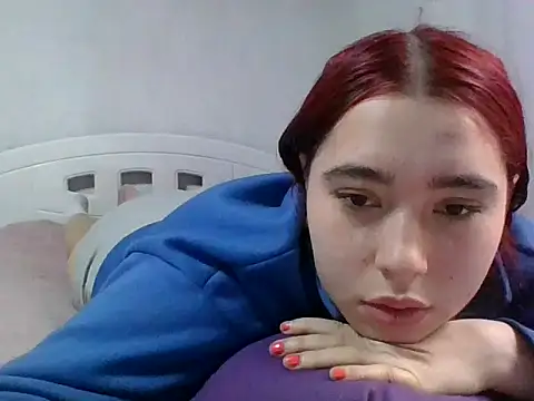 Annisofi000 online show from June 5, 2026, 6:46 pm
