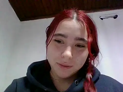 Annisofi000 online show from June 8, 2026, 1:28 am
