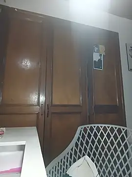 xcleila online show from June 5, 2026, 3:13 am