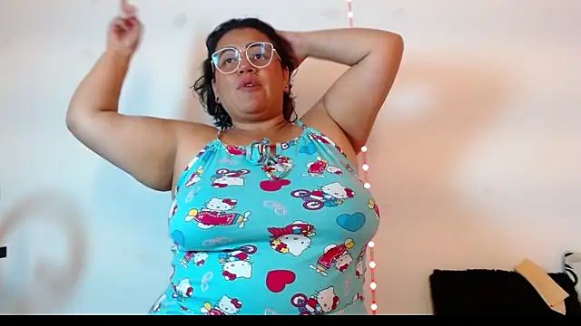 Snapshot of Julieta_lane chatting on June 6, 2026, 9:19 pm Julieta lane online show from June 6, 2026, 9:19 pm