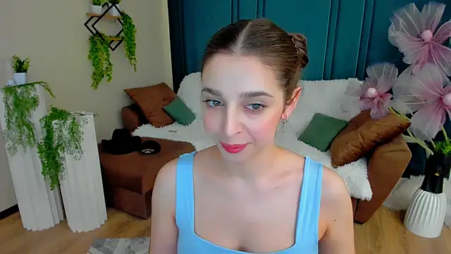 FlirtySpark online show from June 9, 2026, 6:47 am