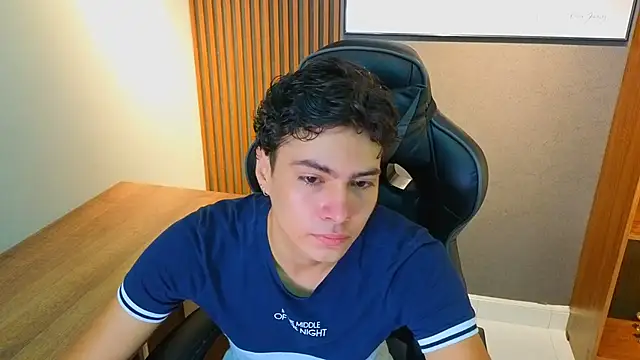 Snapshot of Esteban_Fire chatting on June 5, 2026, 12:00 pm Esteban Fire online show from June 5, 2026, 12:00 pm