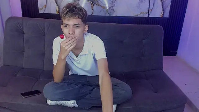 nico naughtyboy online show from May 31, 2026, 12:30 am