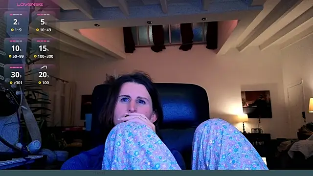 noellenoir online show from June 9, 2026, 4:35 am