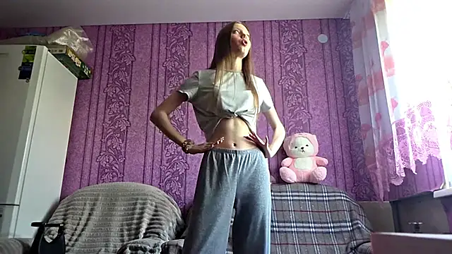 JuleRiter online show from June 7, 2026, 6:39 am