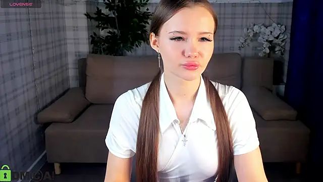 Snapshot of Ella_Butler chatting on June 4, 2026, 11:05 am Ella Butler online show from June 4, 2026, 11:05 am