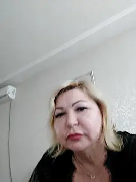 Snapshot of MilaLoveX chatting on June 9, 2026, 2:06 pm MilaLoveX online show from June 9, 2026, 2:06 pm