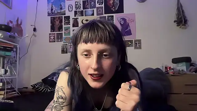 Snapshot of batzy666 chatting on June 5, 2026, 11:27 am batzy666 online show from June 5, 2026, 11:27 am