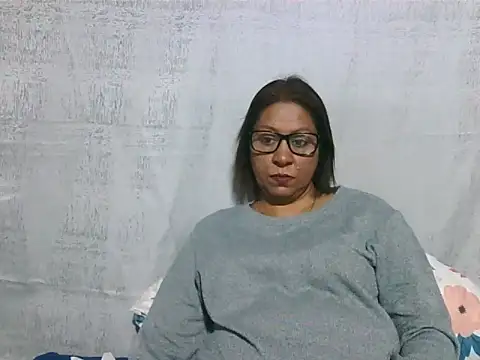 Snapshot of IndianSexyMilf69 chatting on June 4, 2026, 5:02 am IndianSexyMilf69 online show from June 4, 2026, 5:02 am