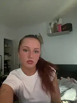 Snapshot of PoisonIvy_x chatting on June 9, 2026, 3:01 pm PoisonIvy x online show from June 9, 2026, 3:01 pm