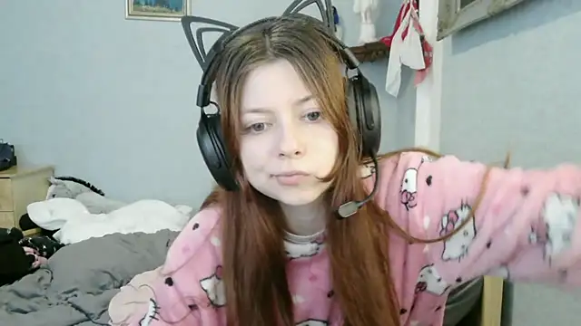 AlessiaViolet online show from June 1, 2026, 10:06 am