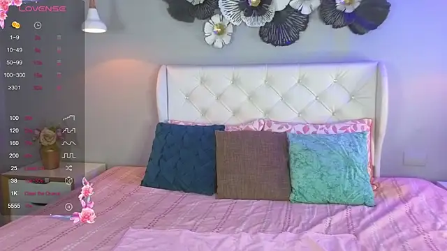 Snapshot of emilyy_sofiaa chatting on June 6, 2026, 1:27 pm emilyy sofiaa online show from June 6, 2026, 1:27 pm