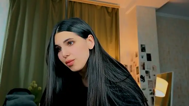 lipsyjanee online show from June 5, 2026, 4:52 am