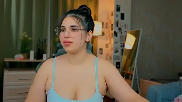 lipsyjanee online show from June 6, 2026, 4:28 am
