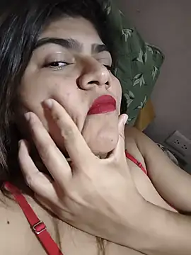 Snapshot of isabella_97 chatting on June 9, 2026, 12:33 am isabella 97 online show from June 9, 2026, 12:33 am