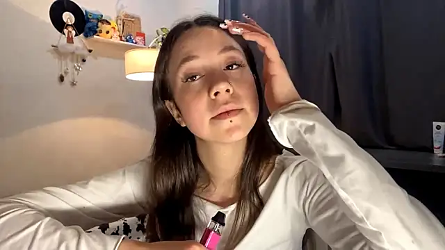 Snapshot of IraidaBatz chatting on June 1, 2026, 5:25 pm IraidaBatz online show from June 1, 2026, 5:25 pm