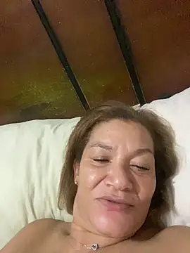 rosanna78322 online show from June 5, 2026, 2:18 am